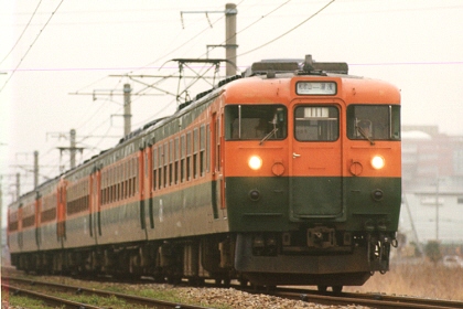 [165系日根野車 (327M)]