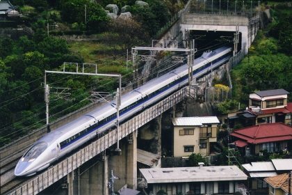 [新幹線500系]